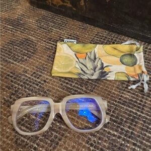 Caddis Cream Glasses with Case